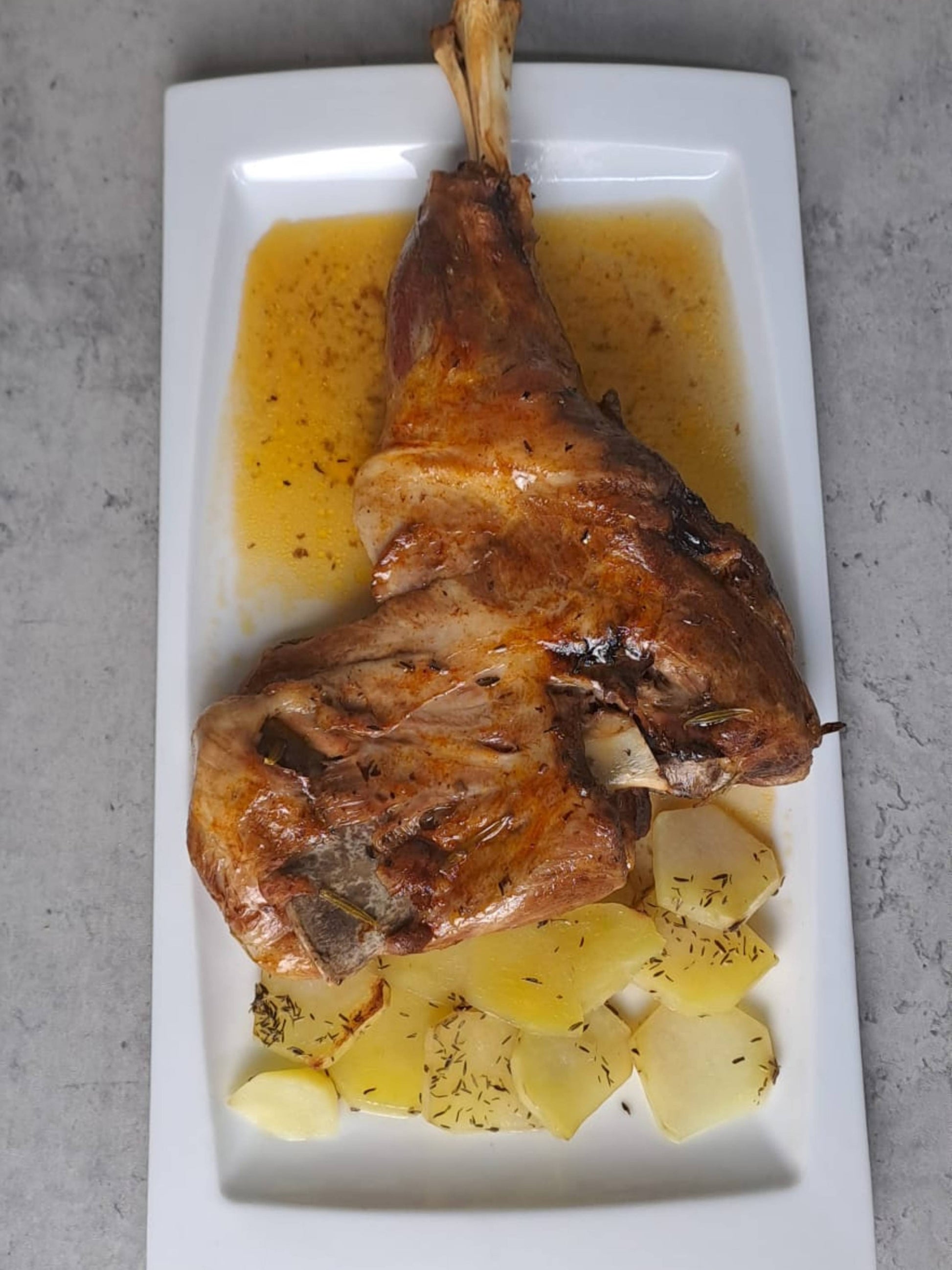 paletilla de cordero asada